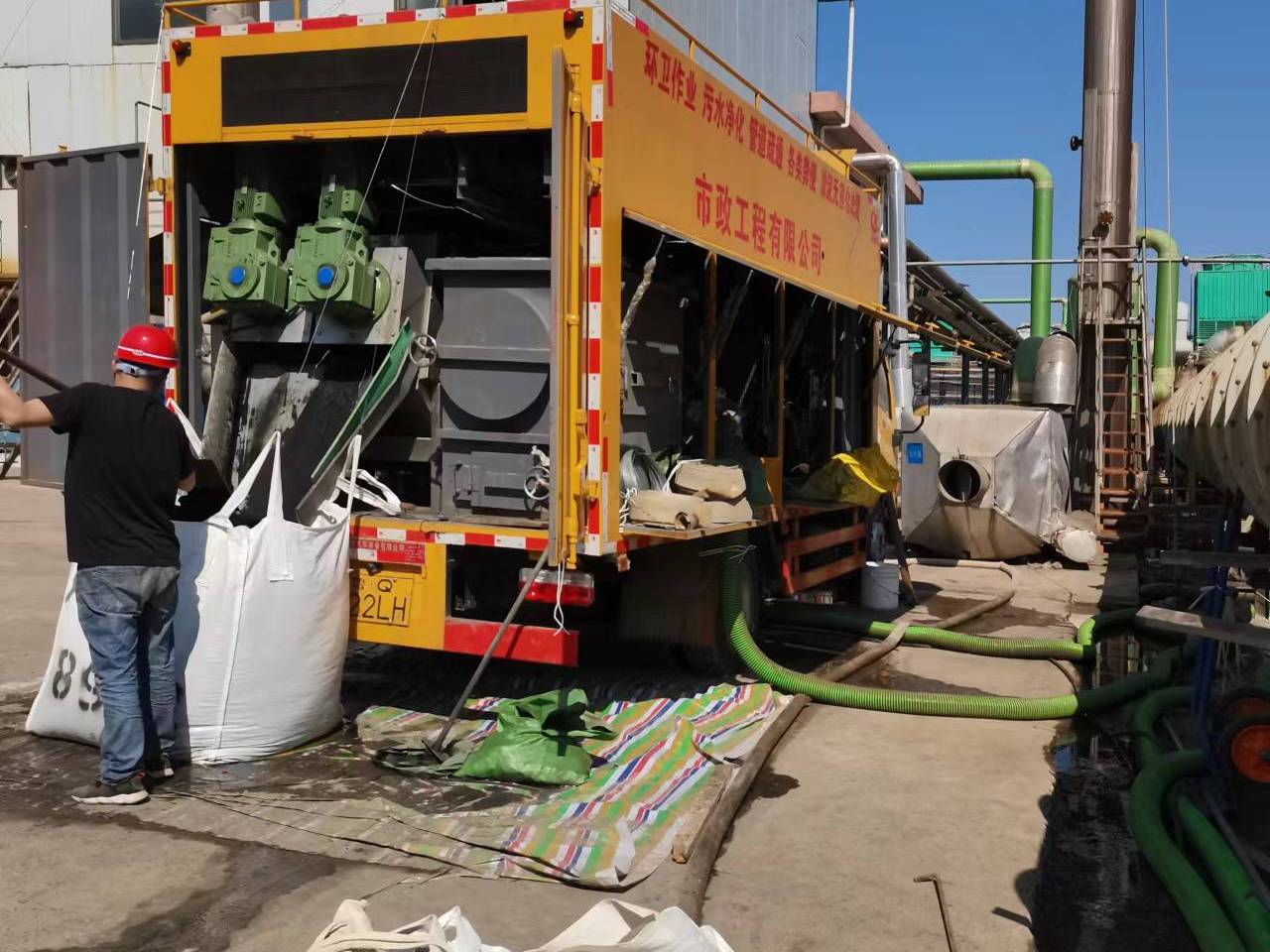 茶陵淤泥压干处理